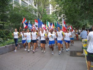 Lopers van de Sri Chinmoy Oneness-Home Peace Run